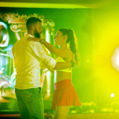Bachata đôi, nhóm tiếp tục