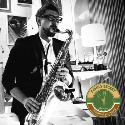 Buổi tối với Saxophone tại «Family Secret»