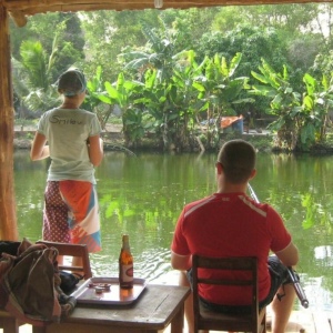 Đánh cá trên hồ