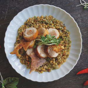 Gà cuộn với thịt lợn xay, đậu lăng