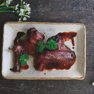 Cánh gà mật ong Sriracha