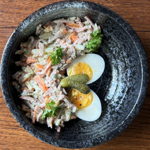 Salad thịt với lưỡi bò