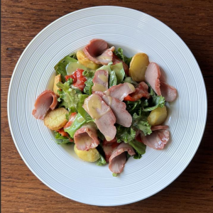 Salad vịt nướng