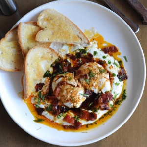 Trứng Thổ Nhĩ Kỳ với Thịt Muối